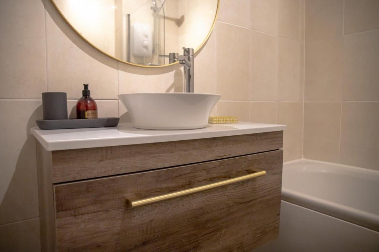 Guestready - Homely Leeds City Apartment Sleep 4 Meanwood Kültér fotó