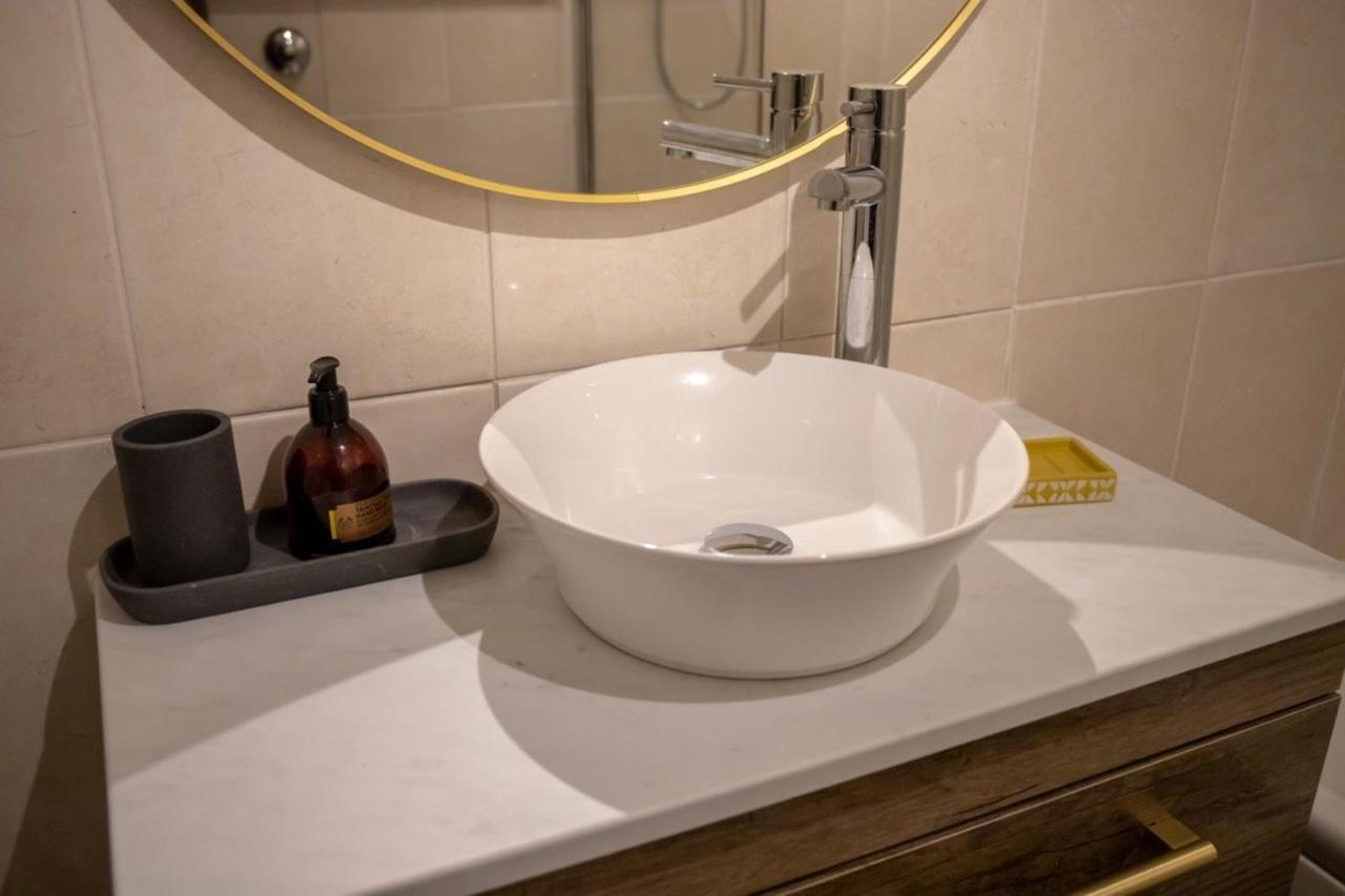 Guestready - Homely Leeds City Apartment Sleep 4 Meanwood Kültér fotó