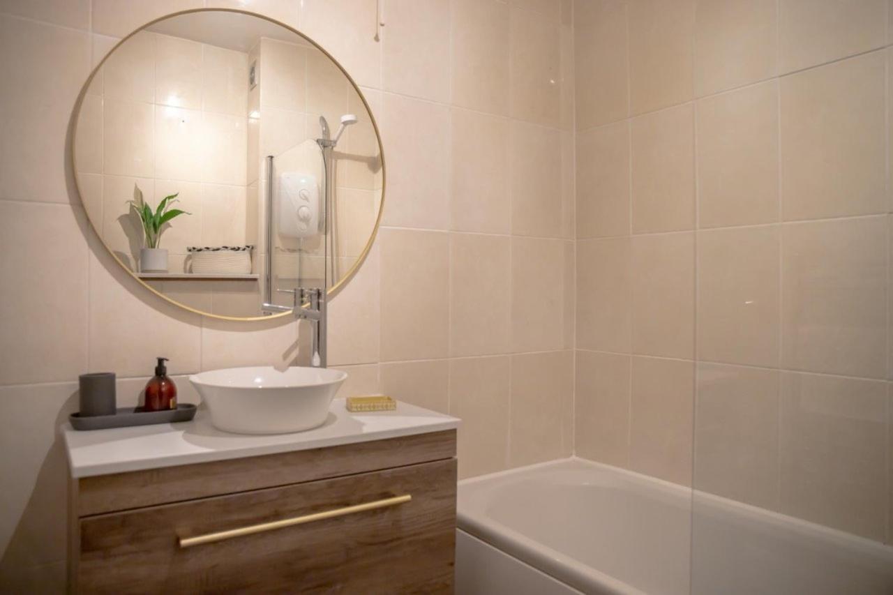 Guestready - Homely Leeds City Apartment Sleep 4 Meanwood Kültér fotó