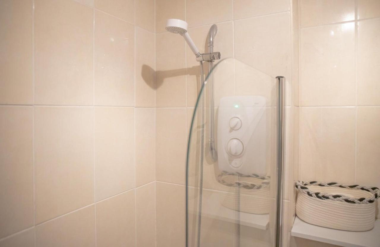 Guestready - Homely Leeds City Apartment Sleep 4 Meanwood Kültér fotó
