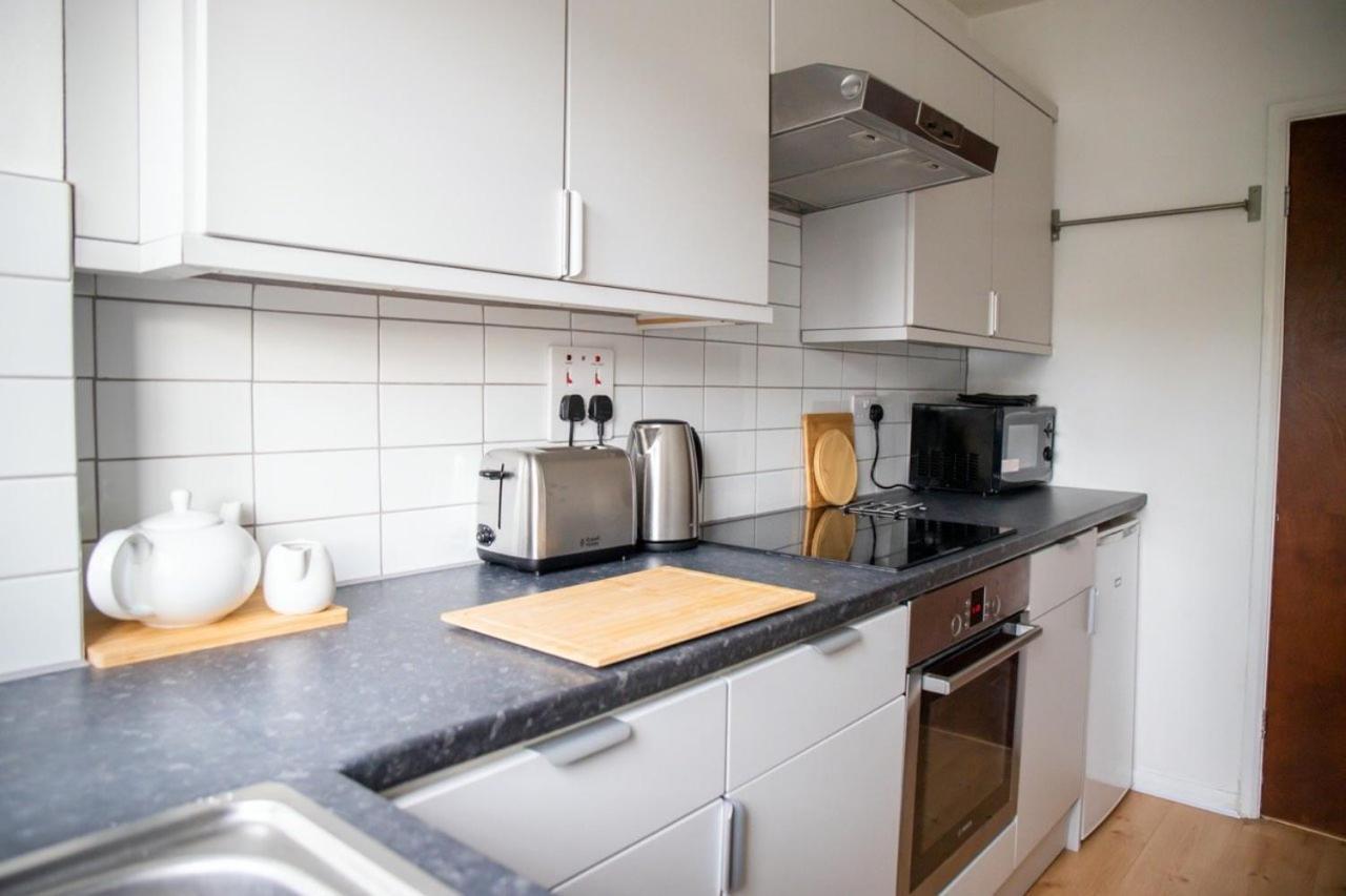 Guestready - Homely Leeds City Apartment Sleep 4 Meanwood Kültér fotó
